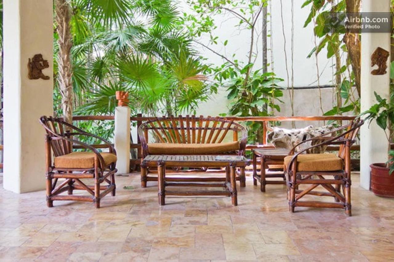 One Bedroom In The Heart Of Playa Only One Block To The Beach! *